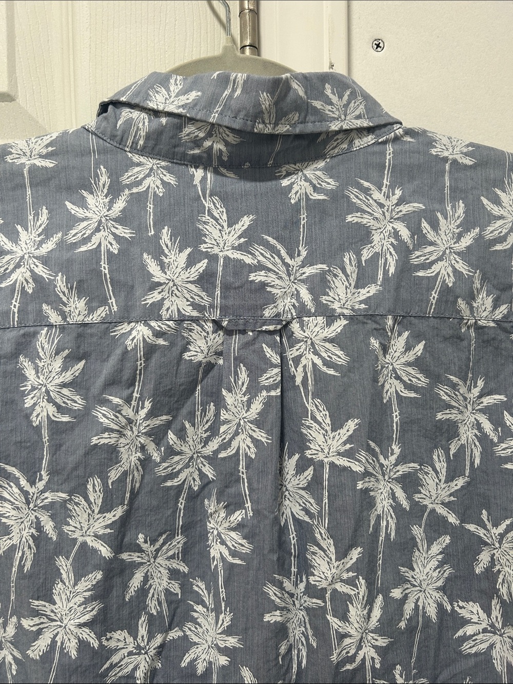 American Eagle Outfitters Blue & White Palm Print Button-Up Shirt - Picture 5 of 8